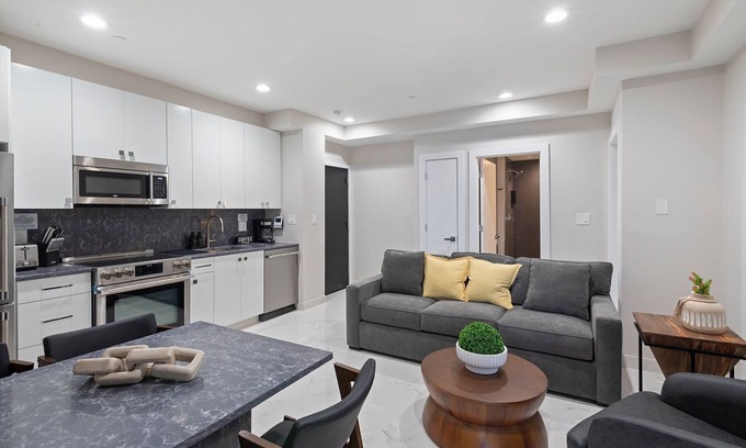 Ventnor City Apartment | Ammos Luxury Living- Corfu Suite