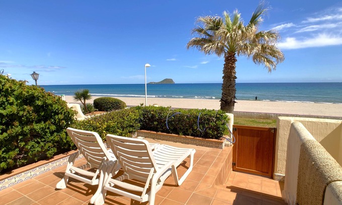 San Javier Ski Chalet | Ample duplex frontline to the Med