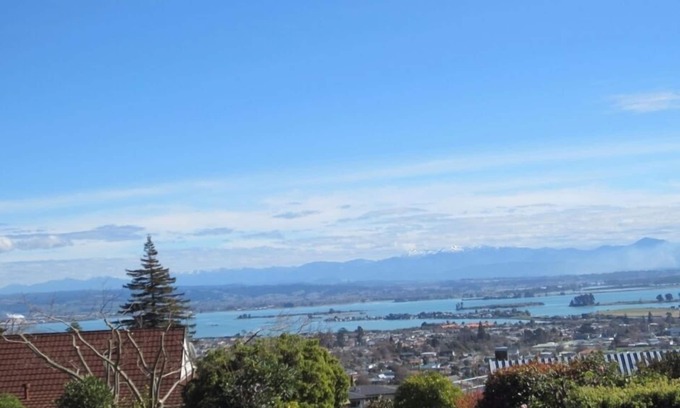 Nelson House | An all day sun, quiet, with great views holiday home