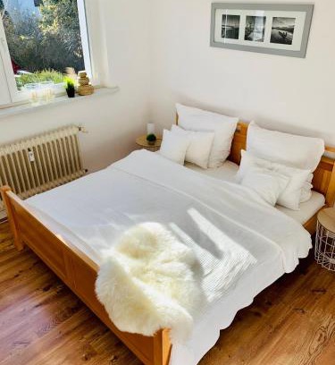 Homburg Apartment | An der Uniklinik, Apartment mit eigener Küche und renoviertem Badezimmer, Zentrale Lage