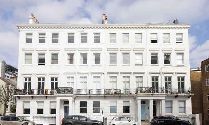 Kemptown Apartment | An elegant 2 bedroom flat 2 minutes from Kemptown beach