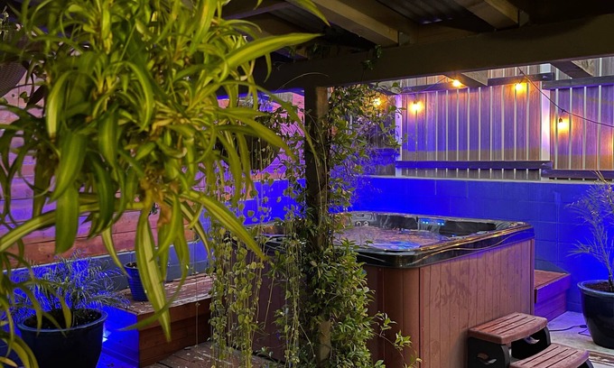 San Onofre House | An "Endless Summer, Surfer's Paradise" Awaits