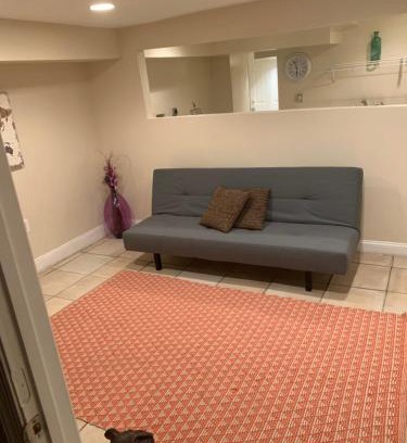 Bloomingdale Apartment | An English Gem near Union Station