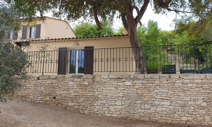 Pierrevert House | An escapade in Provence lulled by birdsong. House 63m2