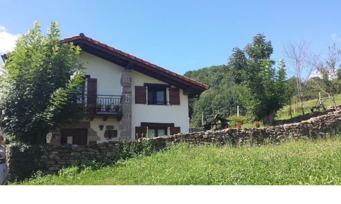 Ituren House | An isolated rural house. Alberroakoborda