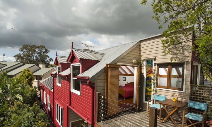 Balmain Bed & Breakfast | An Oasis in the City is a Solar powered B&B 10 minutes from central Sydney