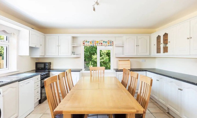 Lahinch House | An Rua (500m to Lahinch Beach), An Rua - 15 min walk to Lahinch Golf Club