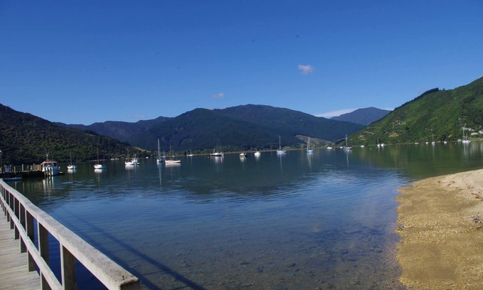 Anakiwa House | Anakiwa 401 Guest Wing beachfront home sleeps 4, Marlborough Sounds