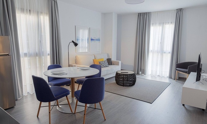 Perchel Sur Apartment | Ancha del Carmen II Boutique Apartment