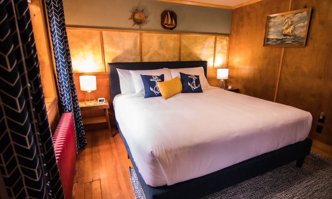Lincoln City Hotel | Anchor Inn Resort