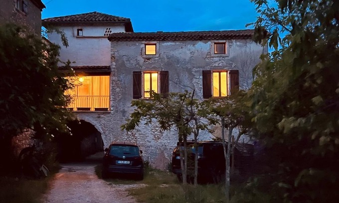 Labastide-de-Virac Villa | Ancien Pigeonnier Provençal. Maison Atypique 6 Personnes, Idéal Famille!