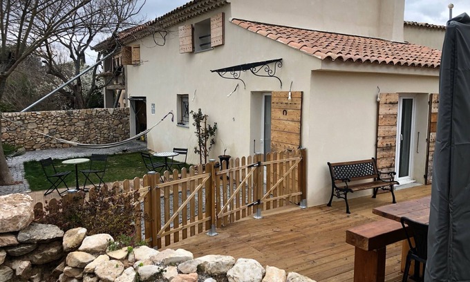 Venelles House | Ancienne Ferme Rénovée Entièrement , Dans la Campagne Aixoise