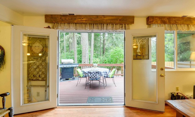 Anderson Island House | Anderson Island Home w/Hot Tub, Near Beaches
