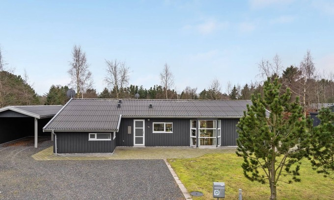 Hou House | "Andrea" - 1.4km from the sea by Interhome