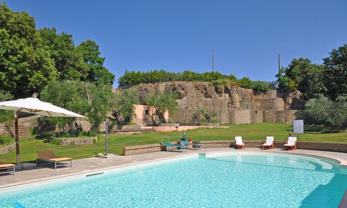 Pitigliano Apartment | Anfora 2 - Vacation Rental with swimming pool in near Bolsena Lake