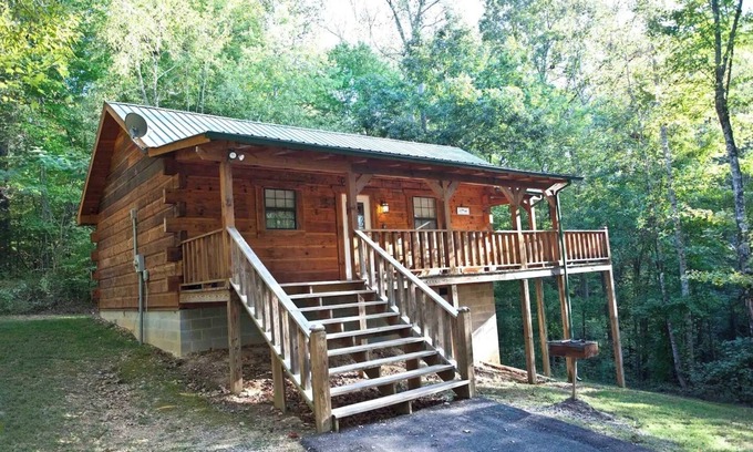 Tellico Plains Cabin | Angler cabin. This modern private studio Cabin with HOT TUB is tucked away in a wooded cove.