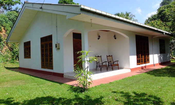 Patuwatha House | Anjana Villa is a modern detached three bed roomed villa.