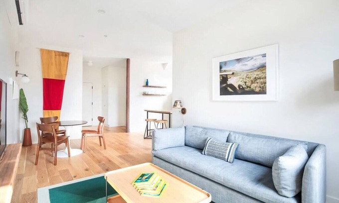 Yamacraw Village Apartment | Annabelle 3B - Bright King Bedroom Near Nightlife