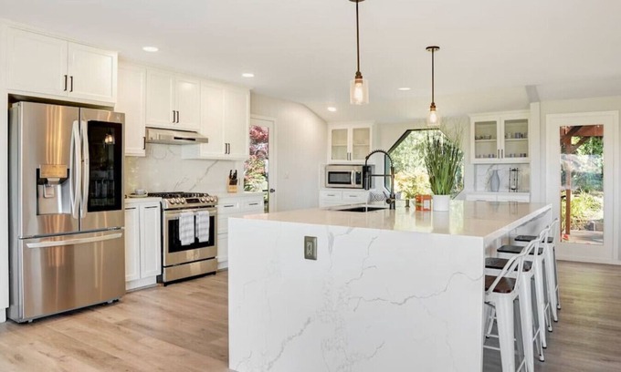 Santa Rosa House | Annadel House Retreat- Stunning Wine Country Luxe!