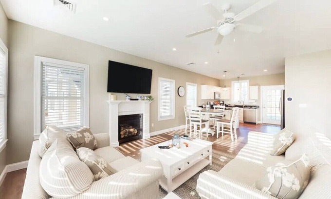 Arundel Cottage | Anne's Adagio An Easy Access Cottage, Pool, Clubhouse, Gym, Trails, MORE