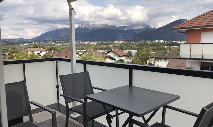 Meythet Apartment | Annecy T2 pr 3 pers. stay from 9 to 13/07/24. parking s/sol sécurisé.bus gratuits.