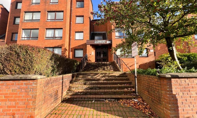 North West Apartment | Anniesland Glasgow 1bd Flat - Free Parking