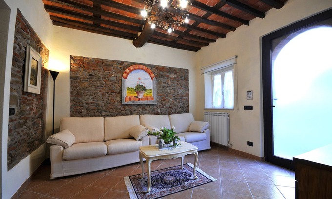 Vicopelago House | Anthea home short walk from the historic center five bicycles free and parking!