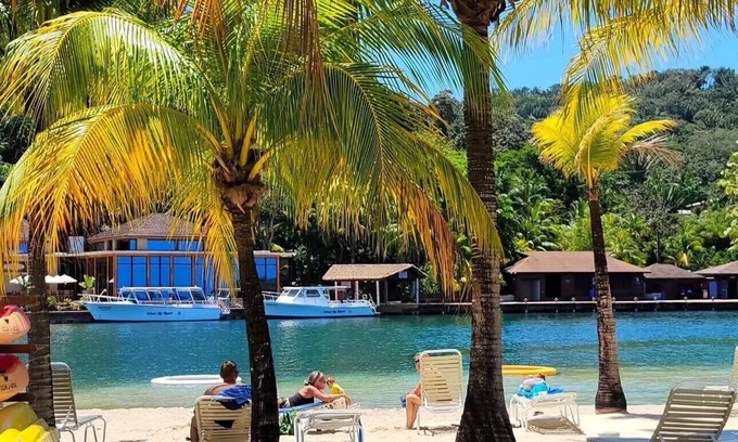 Antoneys Cay Hotel | Anthony's Key Resort