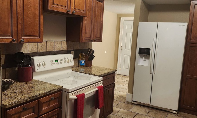 Wichita House | Antique Bungalow nClose to Downtown wichita!