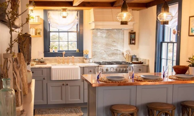 West Barnstable House | Antique Cape Cod Home in W. Barnstable