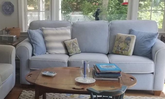 Silver Beach Cottage | Antique elegance in Osterville