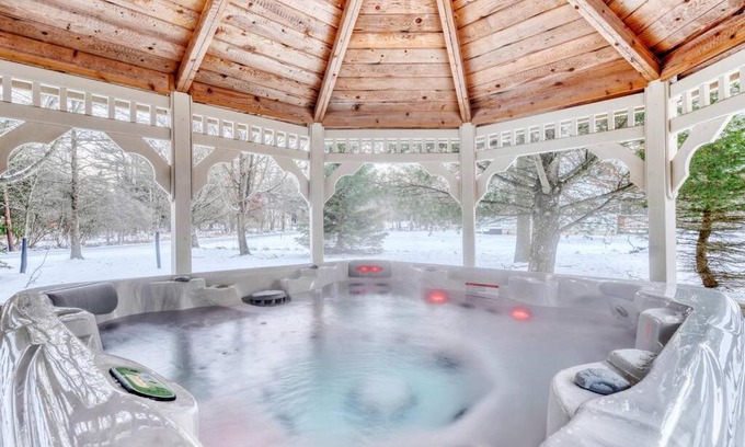 Albrightsville House | Antler Ridge: 3BDR w Hot Tub & Game Room