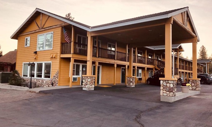 Chester Hotel | Antlers Inn