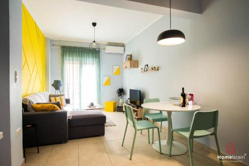 Alexandroupoli Apartment | Antony's City-Center Project by Homebrain