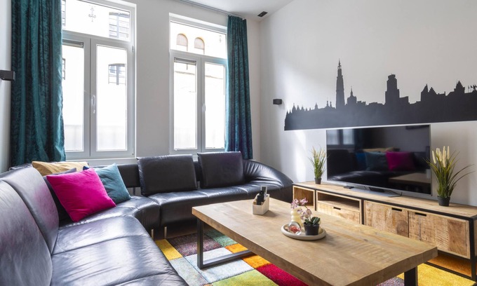 Amandus - Atheneum Apartment | Antwerpen Vacation Rental