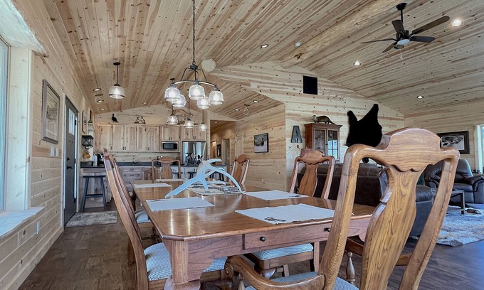 Cody House | AO Ranch- Mountain Property with Elaborate Views