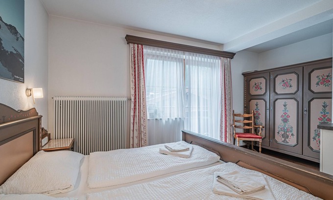 Schonbach Apartment | Apartment with balcony not far from the skilift