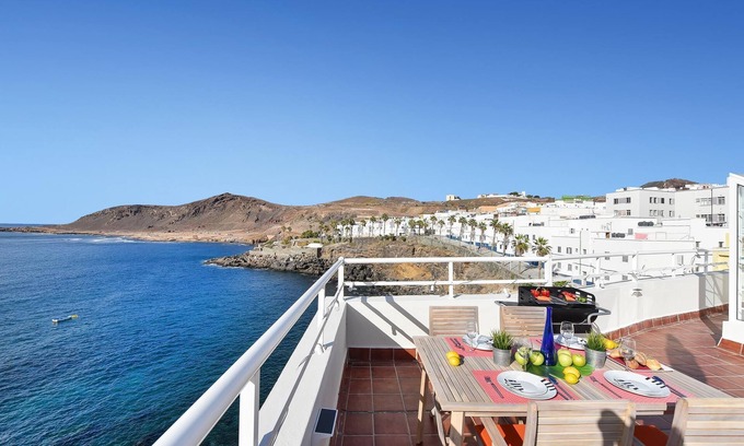 Las Palmas de Gran Canaria Apartment | Apartment El Confital RF18 by VillaGranCanaria