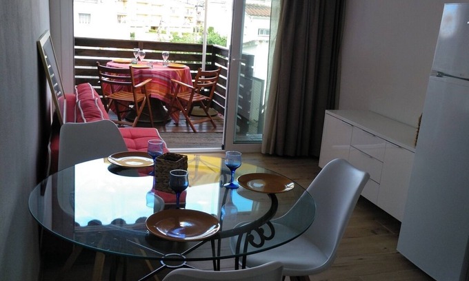 L'Escala Apartment | APART. 1 BEDROOM - BRAND NEW - AIR CONDITIONING