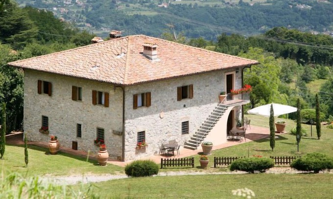 Molazzana Apartment | Apartment Gelsomino (CNG192) in Castelnuovo di Garfagnana - 5 persons, 2 bedrooms