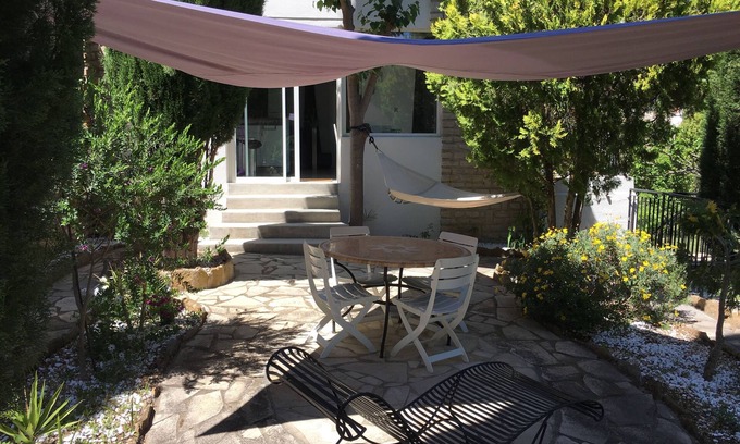 Bandol Apartment | Apart. T2 in house, terrace and private garden 100m from the sea