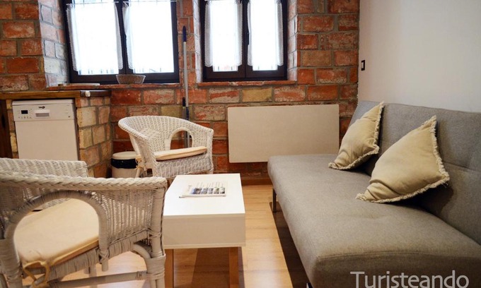 San Vicente de la Barquera Apartment | Apartamento Llerandi 1A - Céntrico y completamente reformado