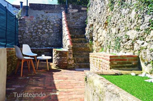 San Vicente de la Barquera Apartment | Apartamento Llerandi 2A - con terraza y totalmente reformado en un edificio histórico