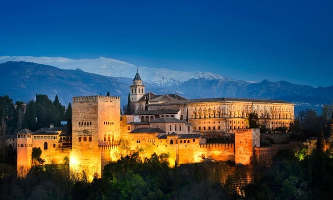 Figares Apartment | Apartamento Castillo