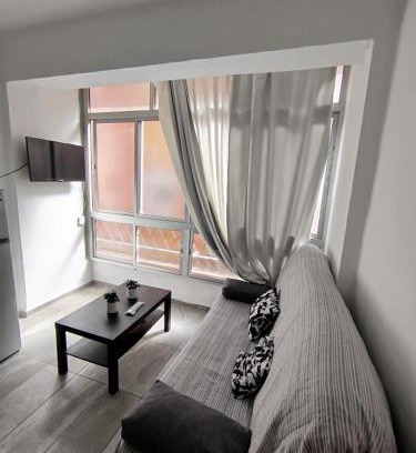 Poligono Alameda Apartment | apartamento coris center