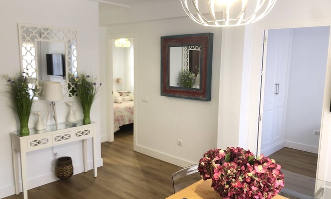 San Vicente Apartment | Apartamento de Diseño en el Corazón de la Ciudad