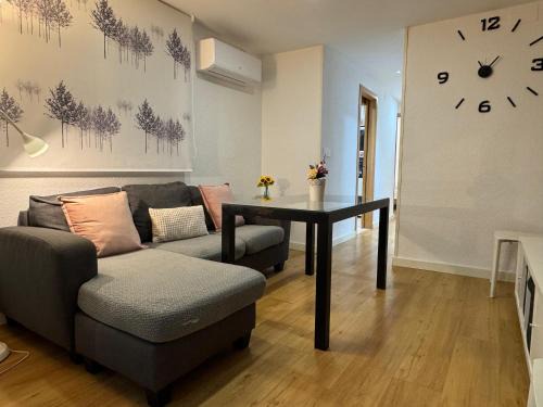 Distrito Noroeste Apartment | Apartamento Doña Berenguela con terraza privada