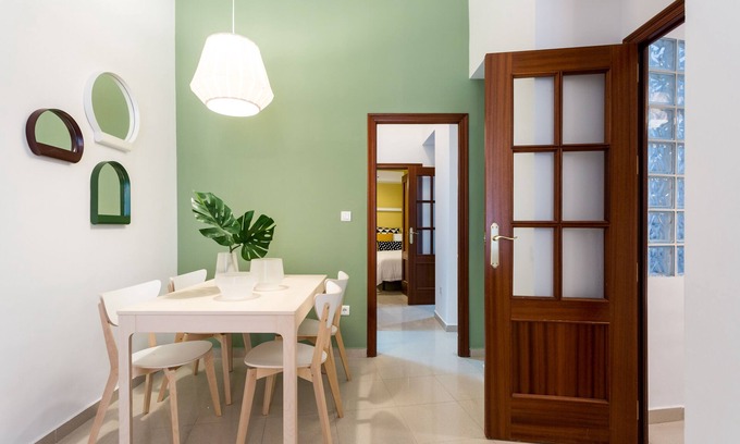 Encarnacion-Regina Apartment | Apartamento familiar en calle Gerona.