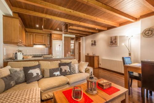 Baqueira Apartment | Apartamento Garona by Totiaran