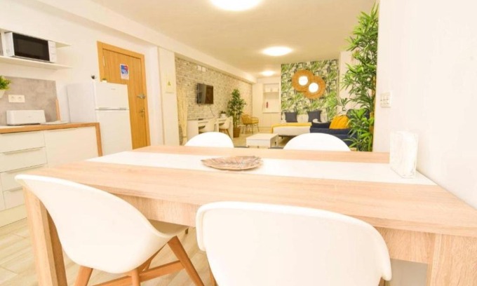 El Ejido Apartment | Apartamento Librun
